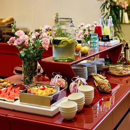 Crystal 3* مارينا دي بييتراسانْت